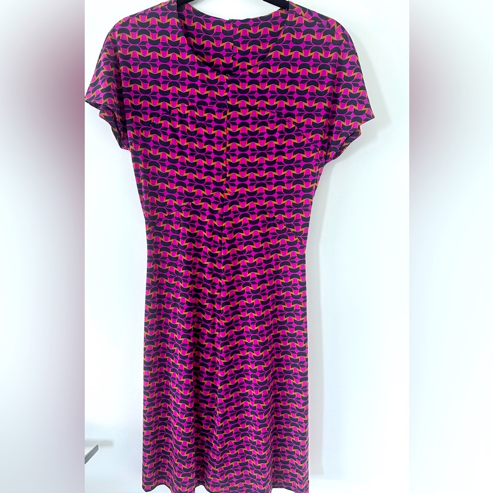 FIT Geometric Dress Silk touch. Great Fit. Made in Brazil.